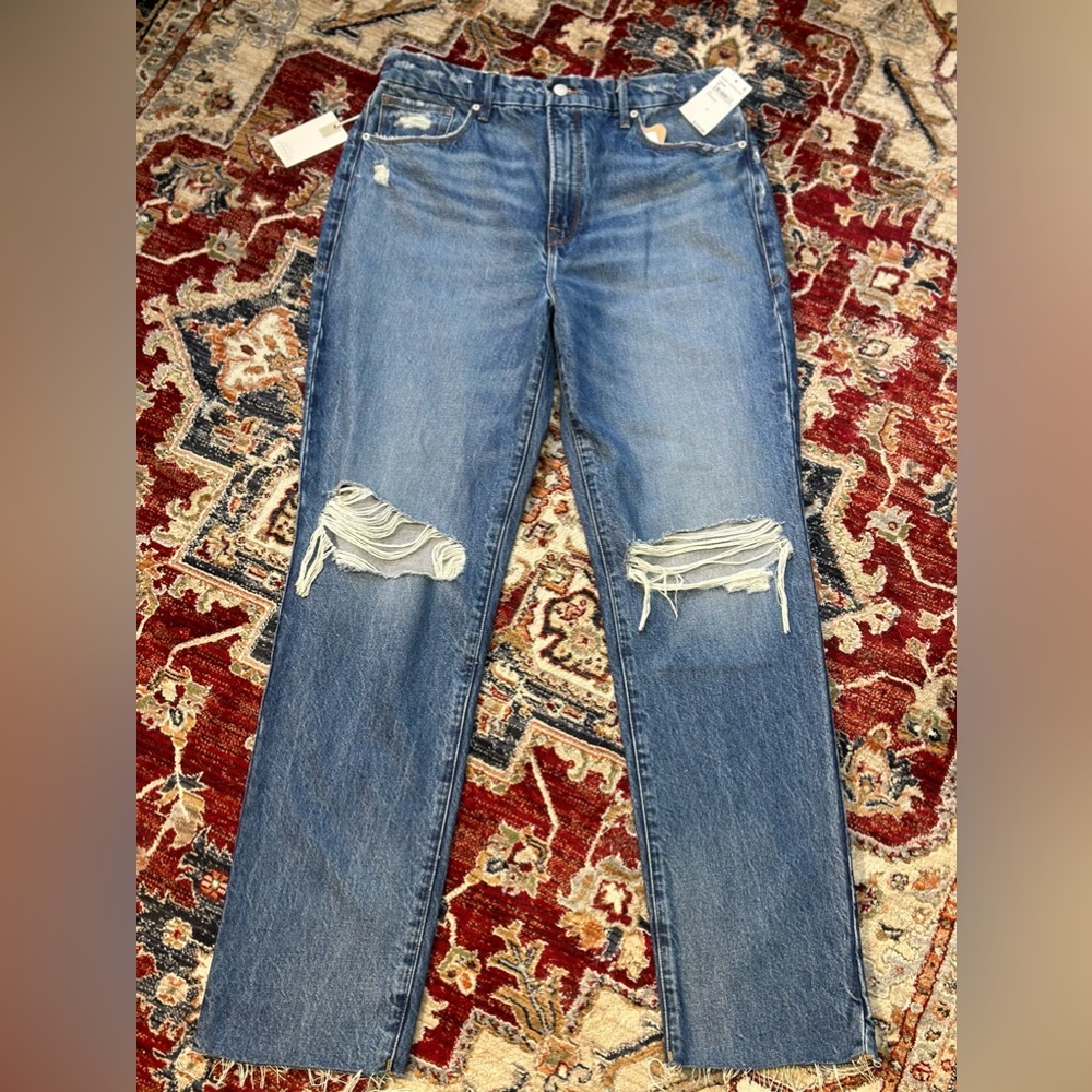 Good American Straight Leg Jeans in Medium Blue with Distressed Knees